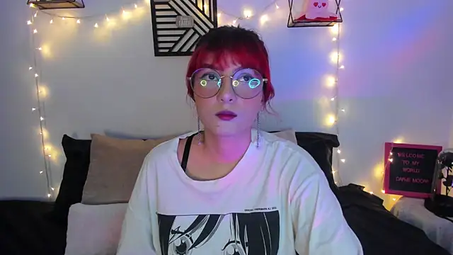 Snapshot of Dafne_Moon chatting on 3, 1, 2025 Dafne Moon online show from 3, 1, 2025