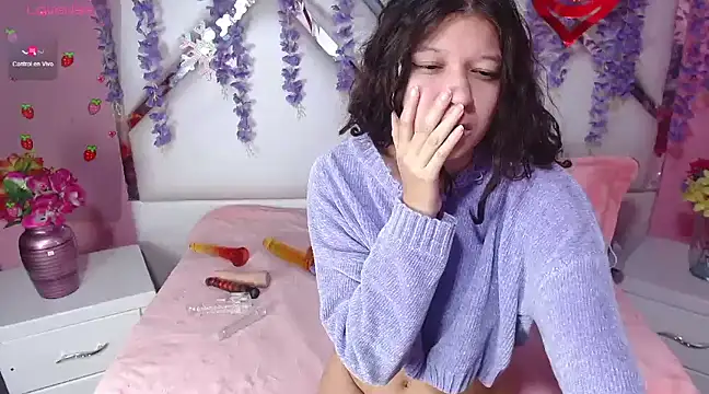 Perla Skinnyy online show from 22, 2, 2025