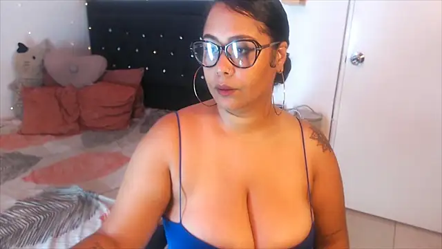 Snapshot of ebony_Exotica chatting on 10, 12, 2024 ebony Exotica online show from 10, 12, 2024