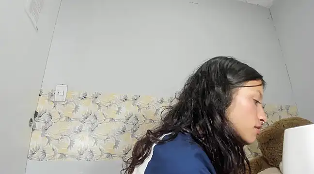 Emma-Wilson online show from 3, 2, 2025