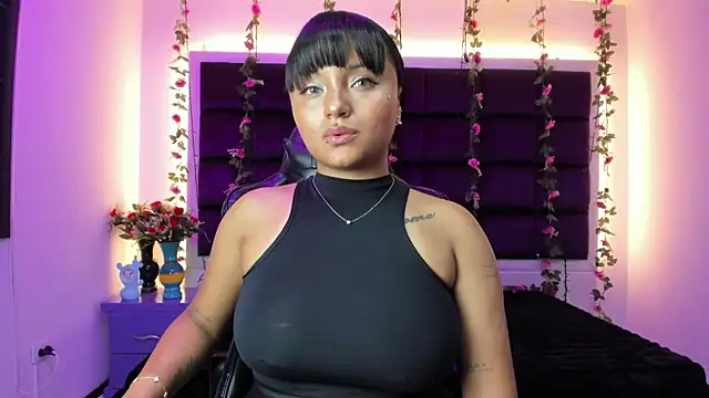 Snapshot of sweelanna__ chatting on 9, 7, 2026 sweelanna online show from 9, 7, 2026