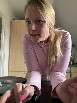 MoniqueLaFee online show from 29, 1, 2025