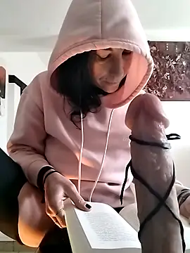 freyamoret online show from 28, 2, 2025