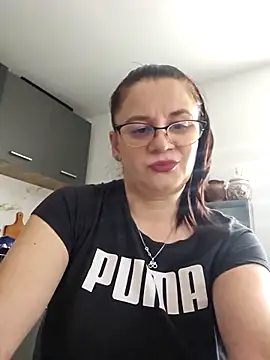 Snapshot of KristenVega chatting on 15, 12, 2025 KristenVega online show from 15, 12, 2025