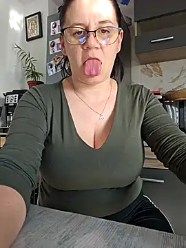 Snapshot of KristenVega chatting on 3, 3, 2026 KristenVega online show from 3, 3, 2026