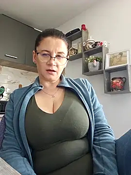 Snapshot of KristenVega chatting on 11, 3, 2026 KristenVega online show from 11, 3, 2026