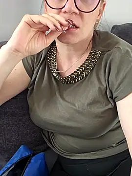 Snapshot of KristenVega chatting on 19, 4, 2026 KristenVega online show from 19, 4, 2026