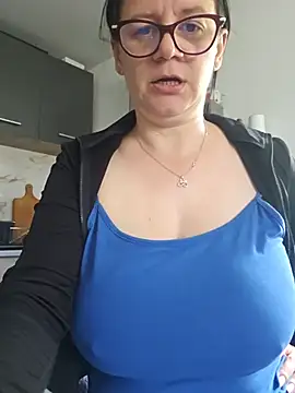 Snapshot of KristenVega chatting on 19, 5, 2026 KristenVega online show from 19, 5, 2026