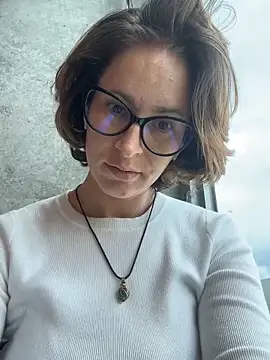 cuddlingbunny online show from 14, 4, 2026