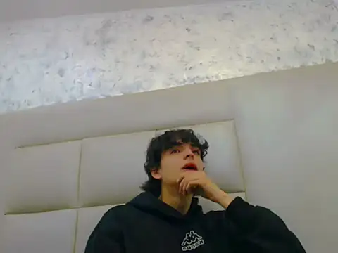 Sr BonnyEthan online show from 8, 2, 2026