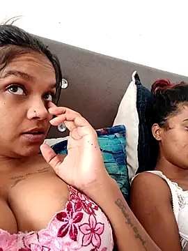 Snapshot of Indianqueen03 chatting on 16, 7, 2026 Indianqueen03 online show from 16, 7, 2026