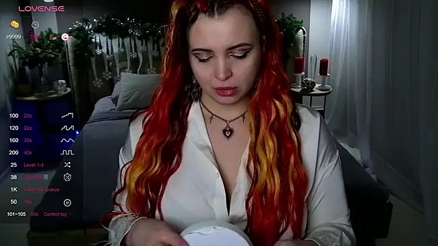 Snapshot of Miss_Maya_Mils chatting on 1, 1, 2025 Miss Maya Mils online show from 1, 1, 2025