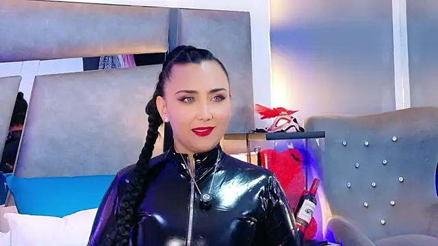 Evangeline Taylorr online show from 24, 10, 2025