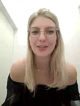 Snapshot of Amitiel_Angel chatting on 4, 1, 2025 Amitiel Angel online show from 4, 1, 2025