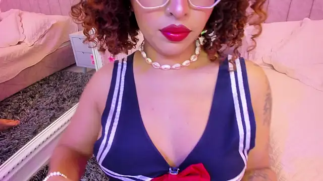 Snapshot of MadelaineJones chatting on 27, 6, 2026 MadelaineJones online show from 27, 6, 2026