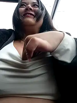 Snapshot of Cristal__04 chatting on 3, 1, 2025 Cristal 04 online show from 3, 1, 2025