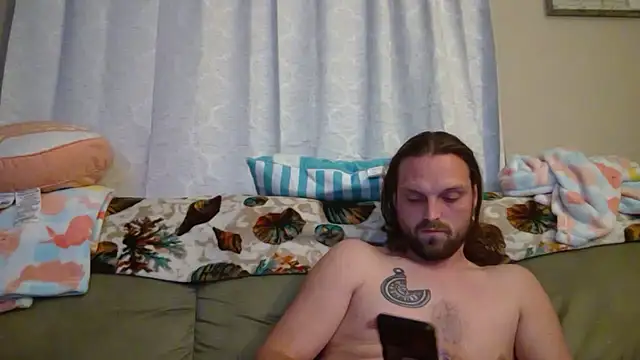 Snapshot of VitaminDrewFl chatting on 2, 4, 2026 VitaminDrewFl online show from 2, 4, 2026