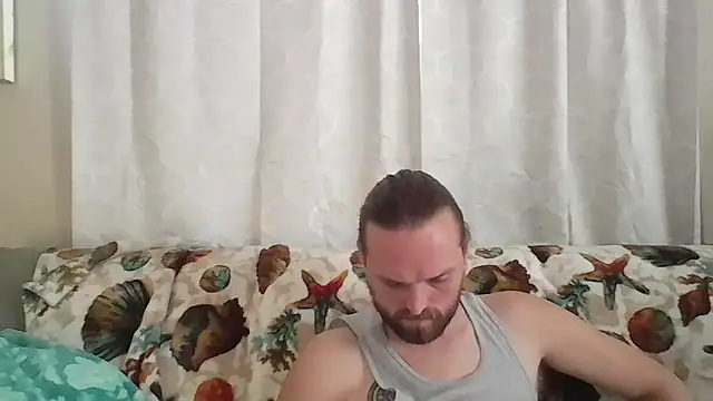 Snapshot of VitaminDrewFl chatting on 13, 5, 2026 VitaminDrewFl online show from 13, 5, 2026