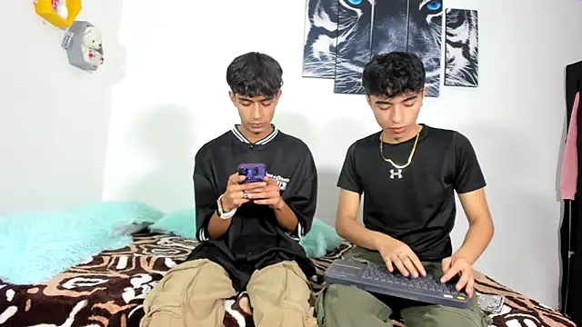 oliverhot2005 online show from 18, 3, 2025