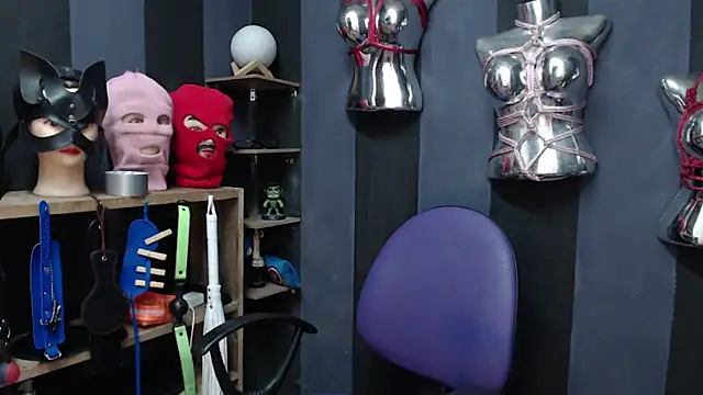 LucyStrike  online show from 6, 12, 2024