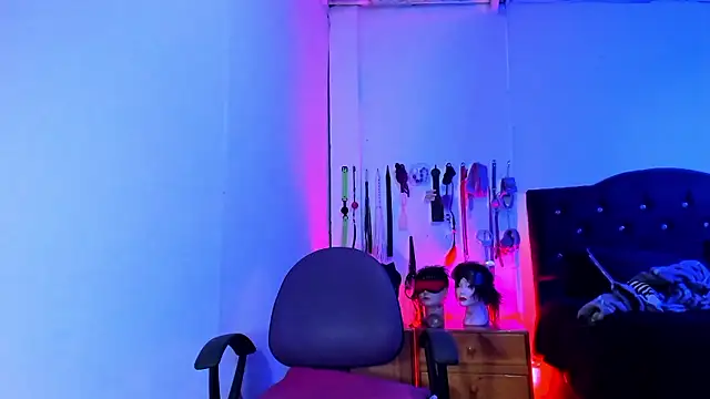 LucyStrike  online show from 8, 1, 2026