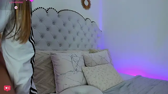 Ashleyjenner  online show from 17, 3, 2025