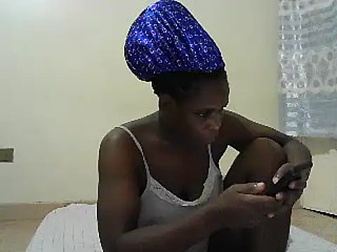 Snapshot of princess-cutie12 chatting on 8, 3, 2025 princess-cutie12 online show from 8, 3, 2025