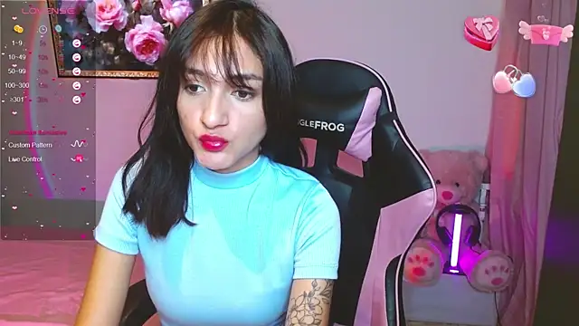 Mei Kelly online show from 5, 3, 2025