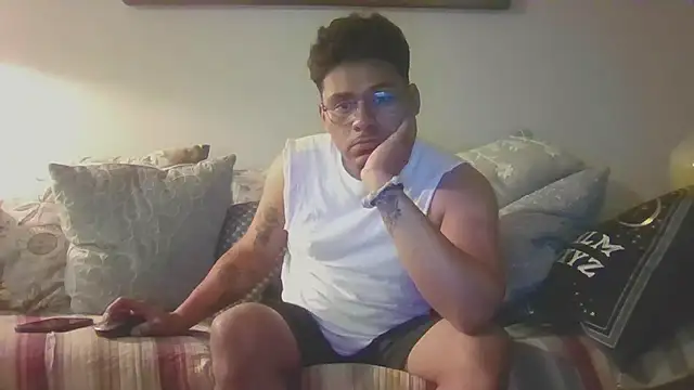 Snapshot of ThixxkkLatin chatting on 13, 10, 2025 ThixxkkLatin online show from 13, 10, 2025