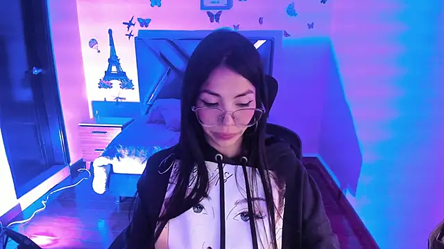 Aylinn diaz online show from 6, 12, 2024