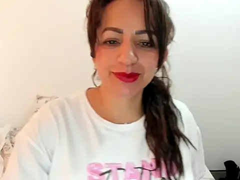 Snapshot of MonicaGarcia_ chatting on 24, 2, 2025 MonicaGarcia online show from 24, 2, 2025