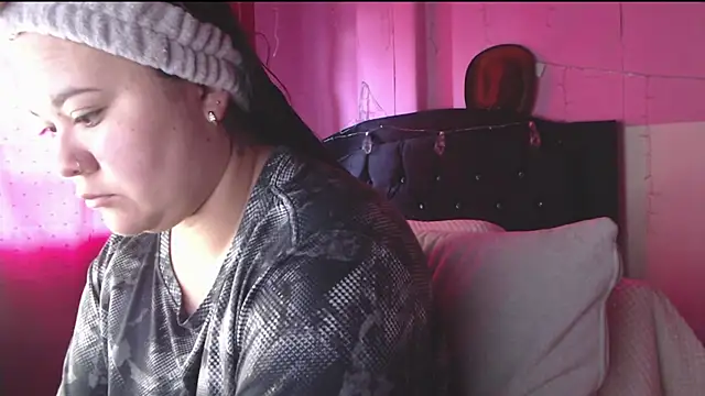 NikkiRous  online show from 7, 4, 2026