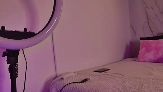 mia 099 online show from 20, 9, 2025