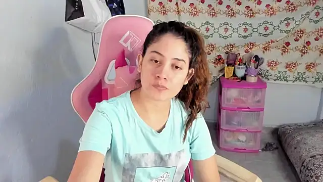 Snapshot of Lara_Asher chatting on 20, 2, 2025 Lara Asher online show from 20, 2, 2025