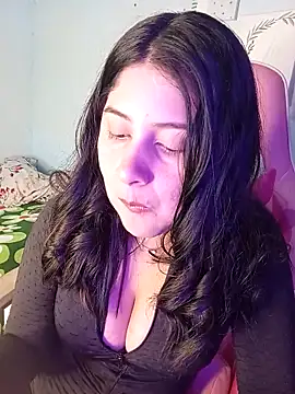 Snapshot of Lara_Asher chatting on 4, 10, 2025 Lara Asher online show from 4, 10, 2025