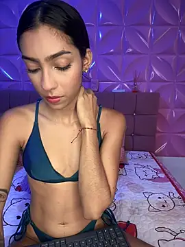 Ema azel online show from 4, 1, 2025