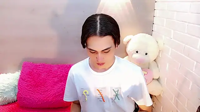 Daniela Pink  online show from 11, 10, 2025