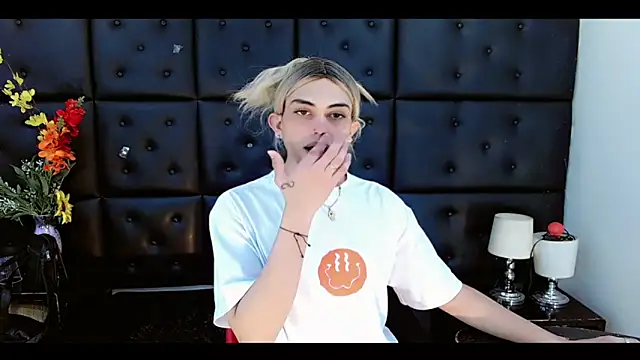 Daniela Pink  online show from 22, 2, 2026