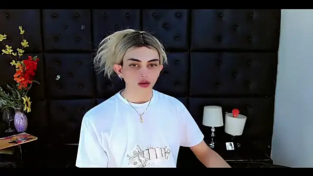 Daniela Pink  online show from 2, 3, 2026