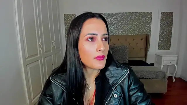 KimWessel  online show from 3, 10, 2025