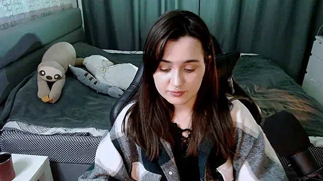 KiraYammy online show from 14, 2, 2025