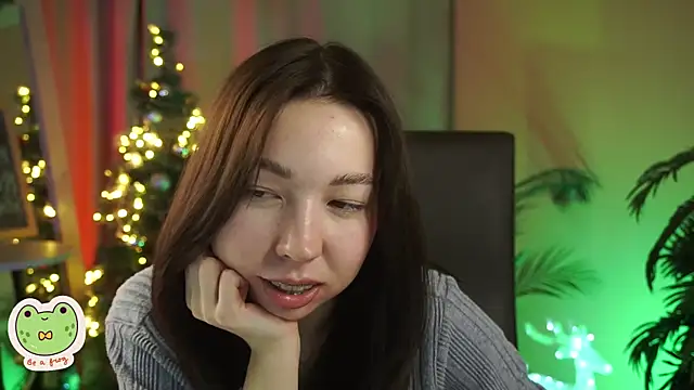 Snapshot of Sarah_Son chatting on 31, 12, 2024 Sarah Son online show from 31, 12, 2024