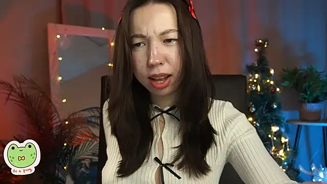 Snapshot of Sarah_Son chatting on 11, 1, 2025 Sarah Son online show from 11, 1, 2025
