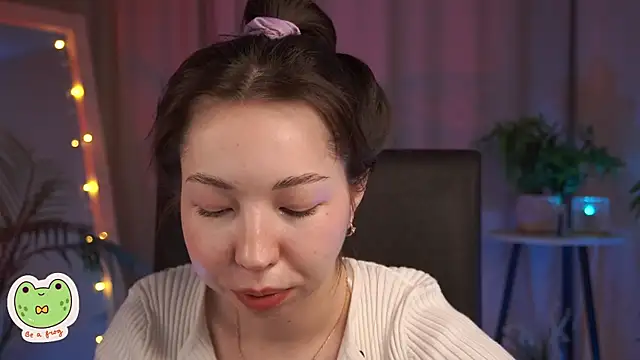 Snapshot of Sarah_Son chatting on 28, 1, 2025 Sarah Son online show from 28, 1, 2025