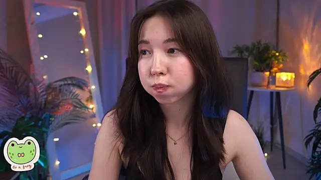 Snapshot of Sarah_Son chatting on 4, 2, 2025 Sarah Son online show from 4, 2, 2025