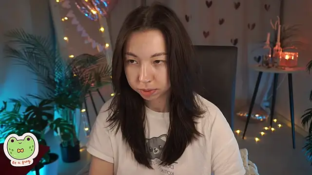 Snapshot of Sarah_Son chatting on 16, 2, 2025 Sarah Son online show from 16, 2, 2025