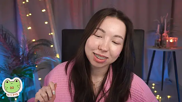 Snapshot of Sarah_Son chatting on 21, 2, 2025 Sarah Son online show from 21, 2, 2025
