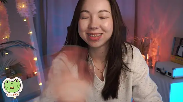 Snapshot of Sarah_Son chatting on 26, 2, 2025 Sarah Son online show from 26, 2, 2025