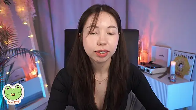 Snapshot of Sarah_Son chatting on 27, 2, 2025 Sarah Son online show from 27, 2, 2025