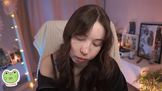 Snapshot of Sarah_Son chatting on 17, 3, 2025 Sarah Son online show from 17, 3, 2025
